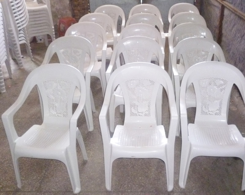 从日用杂品到日常经典 无处不在的塑料椅